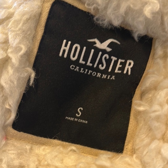Hollister Cream Faux Fur Vest - Picture 9 of 11